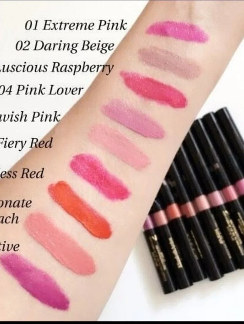 Elizabeth Arden Beautiful Color Bold Liquid Lipstick in Extreme Pink